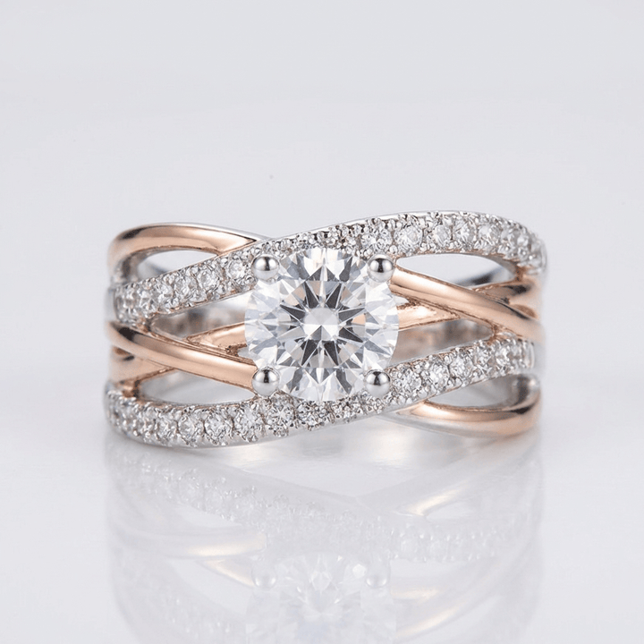 Pierścionek z różowego złota z diamentem o okrągłym szlifie, crossover – elegancki, błyszczący design