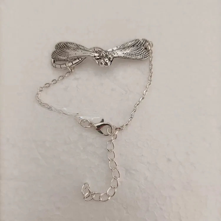 Bransoletka z zawieszką w kształcie ważki - styl vintage boho z postarzałym wykończeniem ze stopu metali