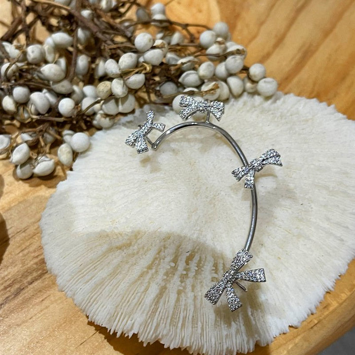 Kolczyki tańczące motyle - Delikatna biżuteria z eleganckim połyskiem