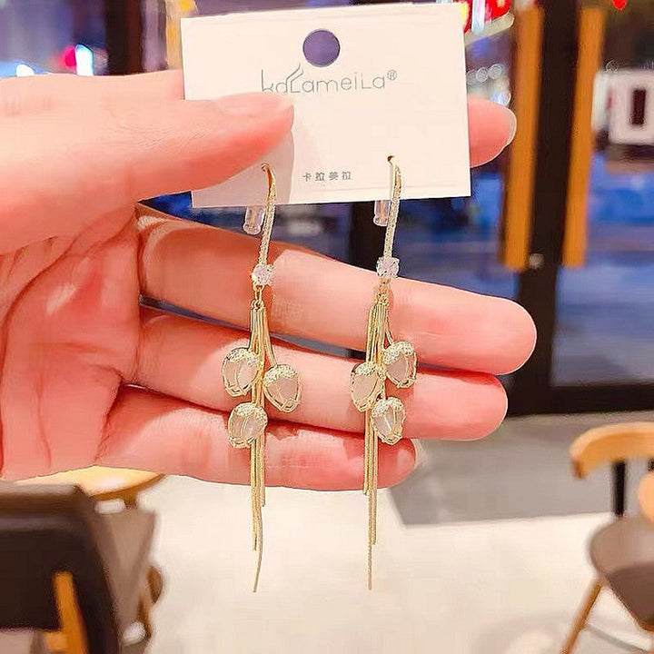 Kolczyki Crystal Bloom – Lśniące krople w kształcie płatków kwiatowych