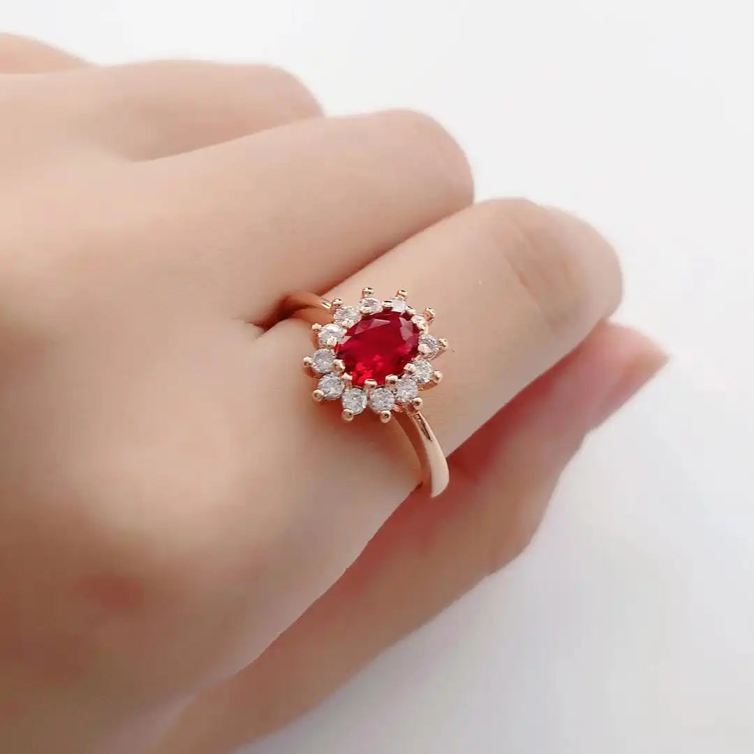 Wyrazisty pierścionek halo Heirloom