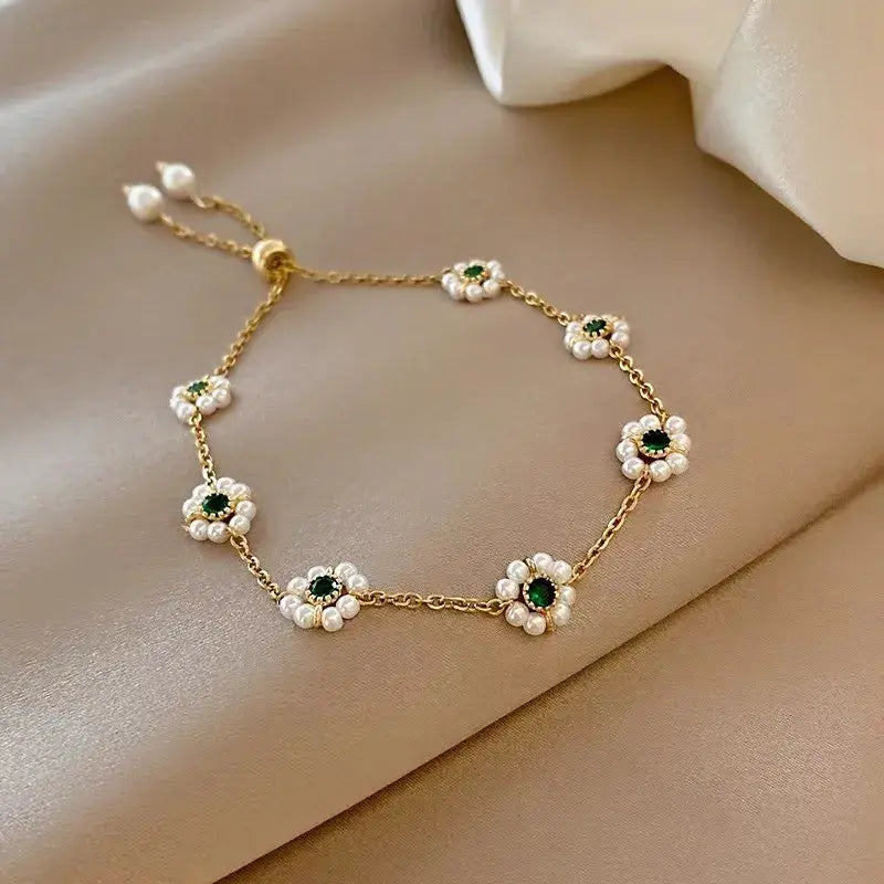 Elegancka bransoletka z zielonymi kryształami