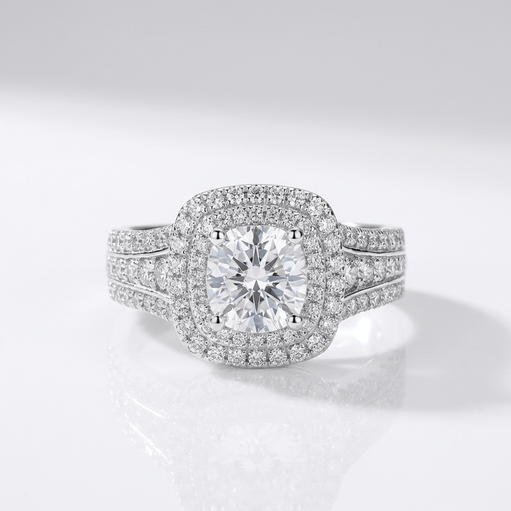 Elegancki srebrny pierścionek z diamentowym halo