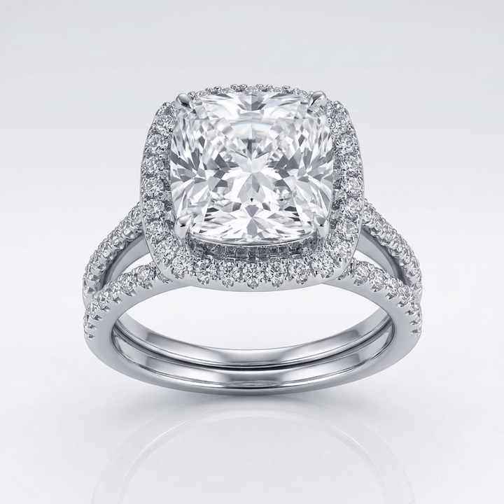 Srebrny kwadratowy pierścionek z halo — olśniewający akcent z cyrkonią w nowoczesnym, geometrycznym wzorze