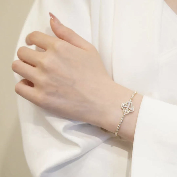 Bransoleta tenisowa Clover - ponadczasowy, elegancki design na codzienny blask